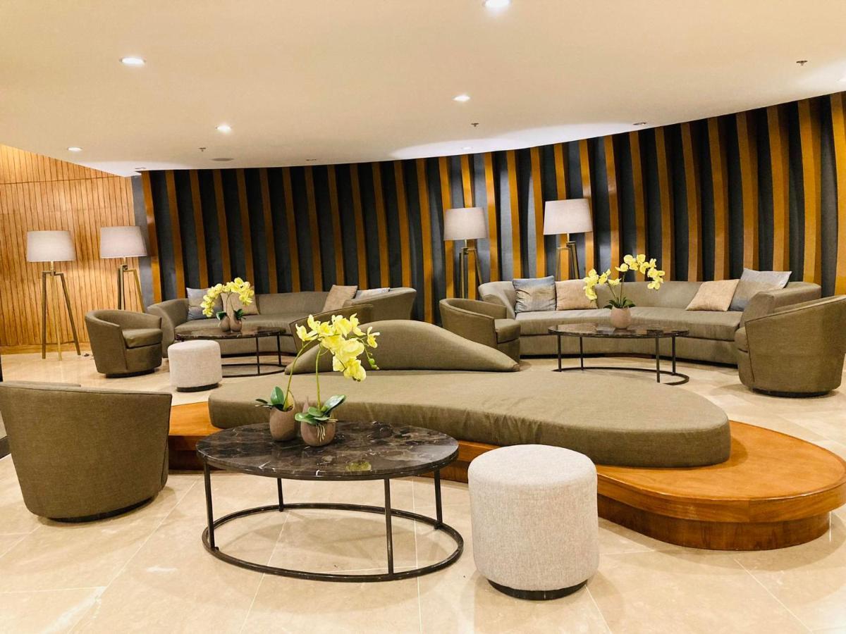 Shore Residences Moa Dynastel Staycation Пасай Екстер'єр фото