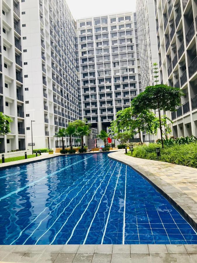 Shore Residences Moa Dynastel Staycation Пасай Екстер'єр фото