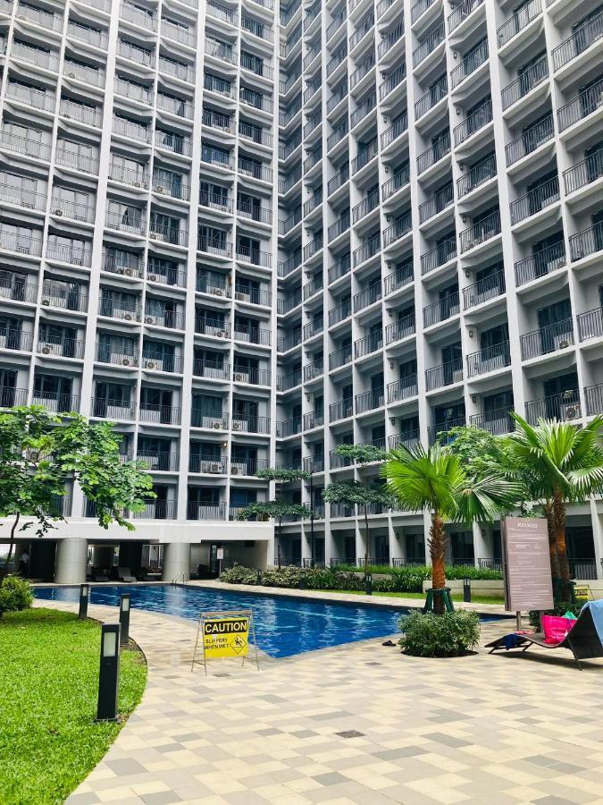 Shore Residences Moa Dynastel Staycation Пасай Екстер'єр фото